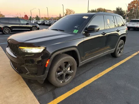 Black 2022 Jeep Grand Cherokee Altitude for sale in Grandville, MI