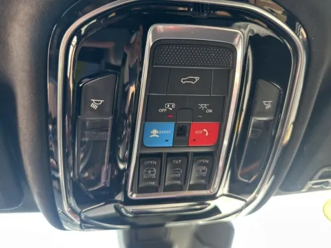 More photos of 2022 Jeep Grand Cherokee Summit at Zeigler Chrysler Dodge Jeep Ram of Grandville, MI