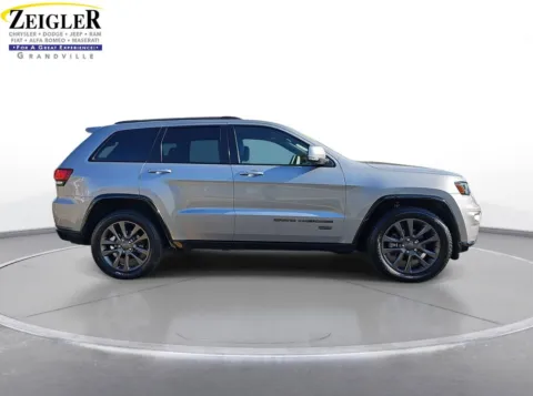 More photos of 2016 Jeep Grand Cherokee Limited at Zeigler Chrysler Dodge Jeep Ram of Grandville, MI