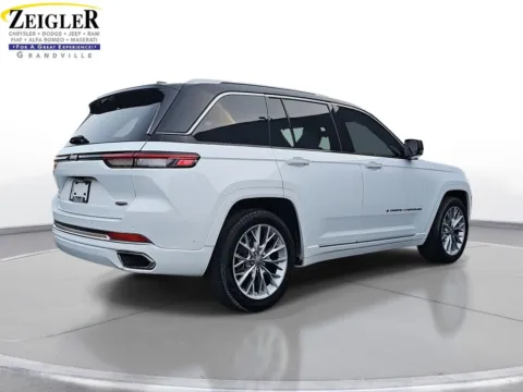 More photos of 2022 Jeep Grand Cherokee Summit at Zeigler Chrysler Dodge Jeep Ram of Grandville, MI