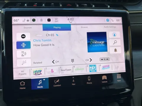 More photos of 2023 Jeep Grand Cherokee Limited at Zeigler Chrysler Dodge Jeep Ram of Grandville, MI