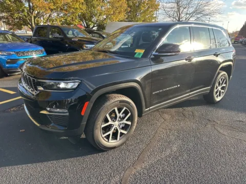 Black 2023 Jeep Grand Cherokee Limited for sale in Grandville, MI