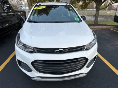 White 2022 Chevrolet Trax LT for sale in Grandville, MI