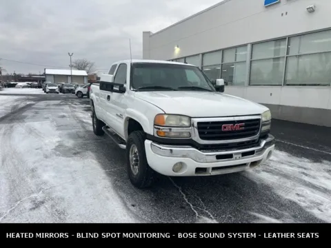 More photos of 2004 GMC Sierra 2500HD SLT at Zeigler Ford of Lowell, MI