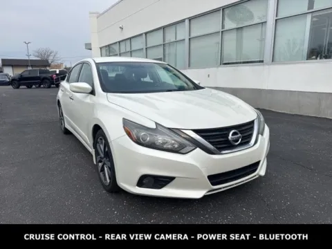 More photos of 2017 Nissan Altima 2.5 SR at Zeigler Ford of Lowell, MI