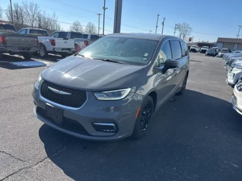 More photos of 2023 Chrysler Pacifica Touring L at Zeigler Ford of Lowell, MI
