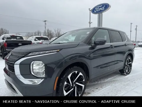 More photos of 2024 Mitsubishi Outlander at Zeigler Ford of Lowell, MI