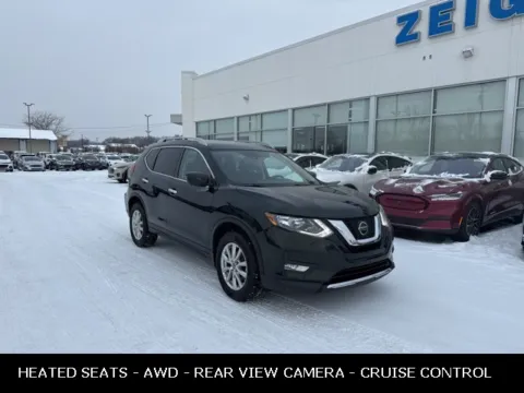 More photos of 2020 Nissan Rogue SV at Zeigler Ford of Lowell, MI