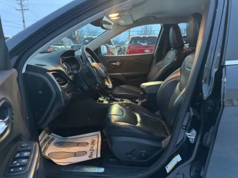 Photos of 2019 Jeep Cherokee Limited for sale in Lowell, MI at Zeigler Ford of Lowell