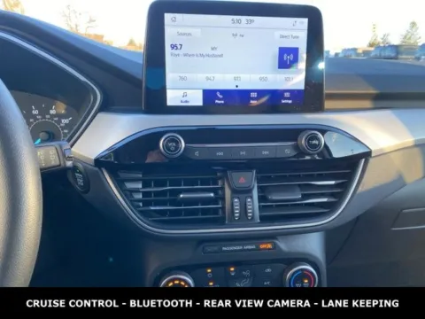 More photos of 2022 Ford Escape SE at Zeigler Ford of Lowell, MI