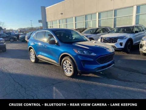 More photos of 2022 Ford Escape SE at Zeigler Ford of Lowell, MI