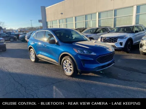 More photos of 2022 Ford Escape SE at Zeigler Ford of Lowell, MI