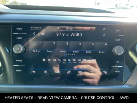 More photos of 2024 Volkswagen Taos 1.5T SE at Zeigler Ford of Lowell, MI