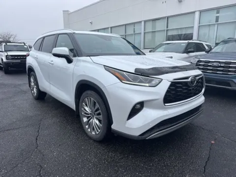 Photos of 2023 Toyota Highlander L for sale in Lowell, MI at Zeigler Ford of Lowell