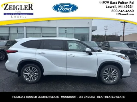 White 2023 Toyota Highlander L for sale in Lowell, MI
