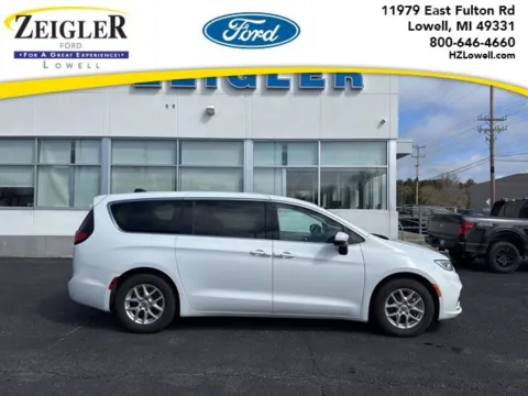 White 2023 Chrysler Pacifica Touring L for sale in Lowell, MI