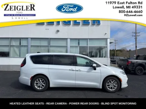 White 2023 Chrysler Pacifica Touring L for sale in Lowell, MI