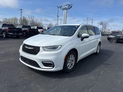 More photos of 2023 Chrysler Pacifica Touring L at Zeigler Ford of Lowell, MI