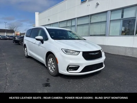 More photos of 2023 Chrysler Pacifica Touring L at Zeigler Ford of Lowell, MI