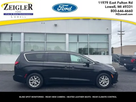 Black 2023 Chrysler Pacifica Touring L for sale in Lowell, MI