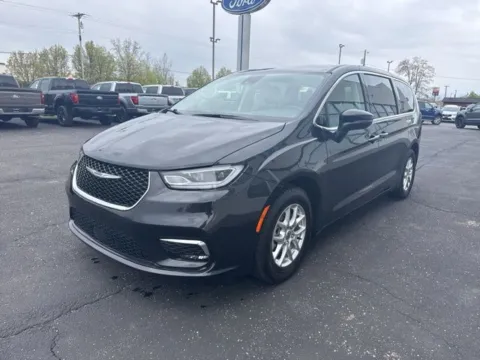 More photos of 2023 Chrysler Pacifica Touring L at Zeigler Ford of Lowell, MI