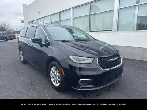 More photos of 2023 Chrysler Pacifica Touring L at Zeigler Ford of Lowell, MI