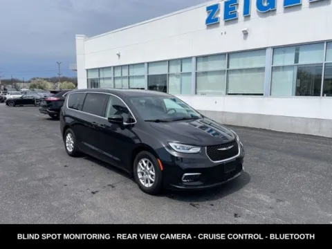 More photos of 2023 Chrysler Pacifica Touring L at Zeigler Ford of Lowell, MI