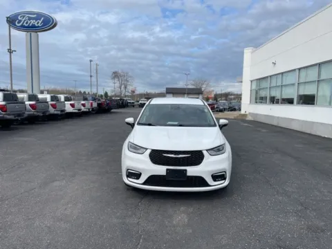 More photos of 2023 Chrysler Pacifica Touring L at Zeigler Ford of Lowell, MI