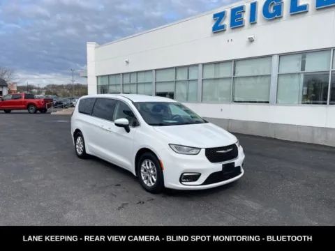 More photos of 2023 Chrysler Pacifica Touring L at Zeigler Ford of Lowell, MI