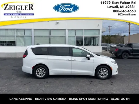 White 2023 Chrysler Pacifica Touring L for sale in Lowell, MI