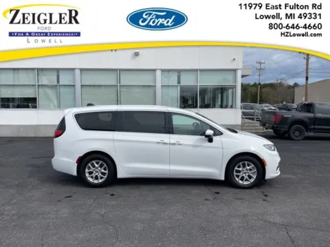White 2023 Chrysler Pacifica Touring L for sale in Lowell, MI
