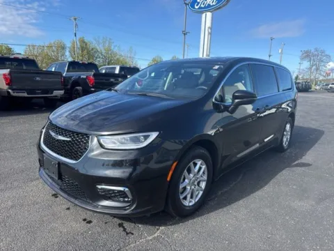 More photos of 2023 Chrysler Pacifica Touring L at Zeigler Ford of Lowell, MI