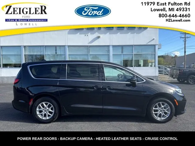 2023 Chrysler Pacifica Touring L for sale in Lowell, MI