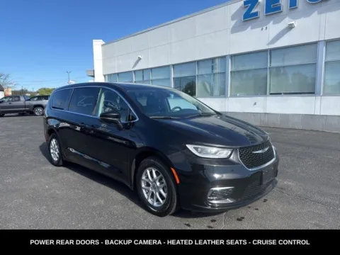 More photos of 2023 Chrysler Pacifica Touring L at Zeigler Ford of Lowell, MI
