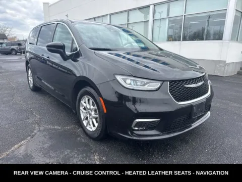 More photos of 2023 Chrysler Pacifica Touring L at Zeigler Ford of Lowell, MI