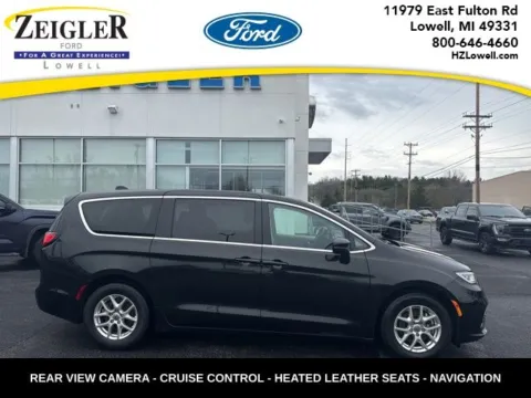 Black 2023 Chrysler Pacifica Touring L for sale in Lowell, MI