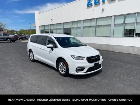 More photos of 2023 Chrysler Pacifica Touring L at Zeigler Ford of Lowell, MI