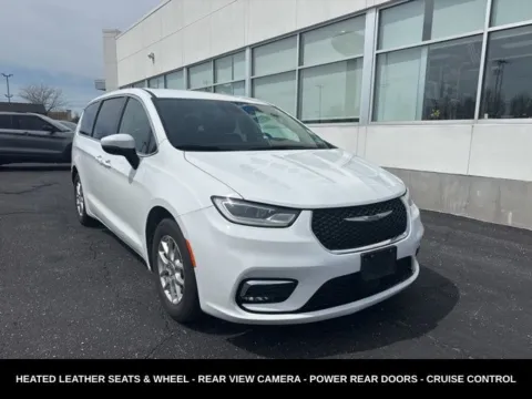 More photos of 2023 Chrysler Pacifica Touring L at Zeigler Ford of Lowell, MI