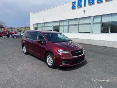 More photos of 2023 Chrysler Pacifica Touring L at Zeigler Ford of Lowell, MI