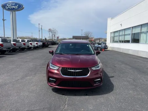 More photos of 2023 Chrysler Pacifica Touring L at Zeigler Ford of Lowell, MI