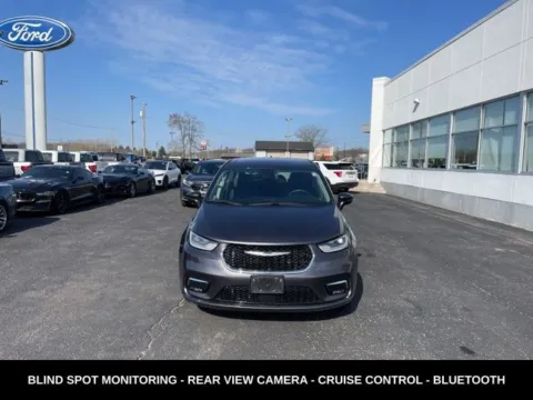 More photos of 2023 Chrysler Pacifica Touring L at Zeigler Ford of Lowell, MI