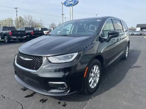 More photos of 2023 Chrysler Pacifica Touring L at Zeigler Ford of Lowell, MI