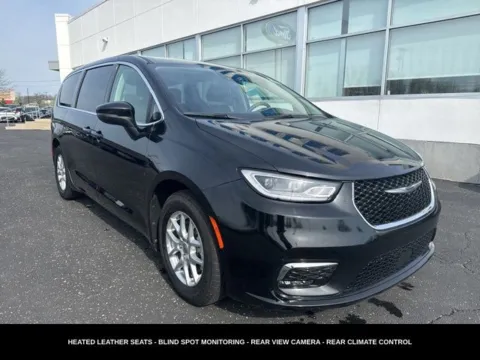 More photos of 2023 Chrysler Pacifica Touring L at Zeigler Ford of Lowell, MI
