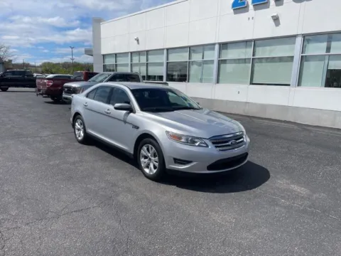 More photos of 2011 Ford Taurus SEL at Zeigler Ford of Lowell, MI