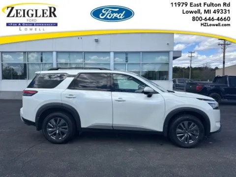 White 2024 Nissan Pathfinder SV for sale in Lowell, MI