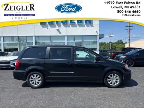 Black 2014 Chrysler Town & Country Touring for sale in Lowell, MI