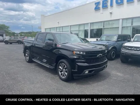 More photos of 2020 Chevrolet Silverado 1500 RST at Zeigler Ford of Lowell, MI