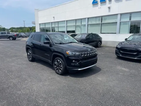 More photos of 2022 Jeep Compass Limited at Zeigler Ford of Lowell, MI