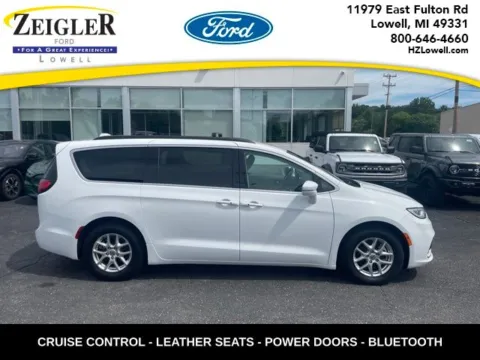 White 2022 Chrysler Pacifica Touring L for sale in Lowell, MI