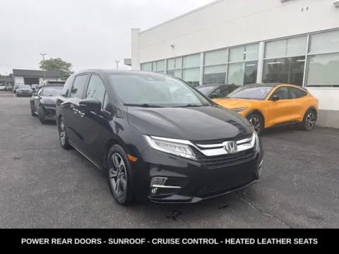 More photos of 2018 Honda Odyssey Touring at Zeigler Ford of Lowell, MI